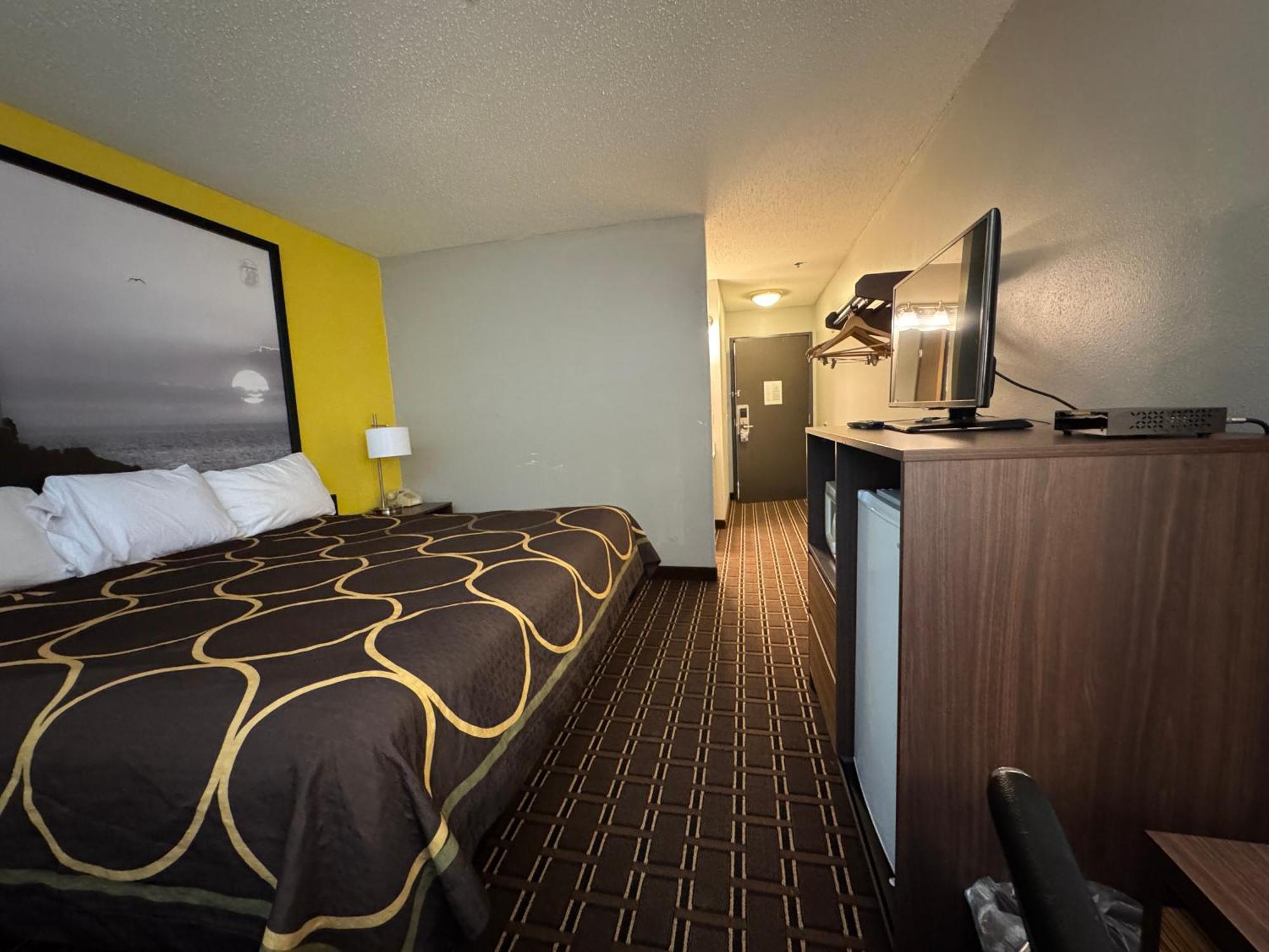 Super 8 By Wyndham Reedsburg Hotel Buitenkant foto