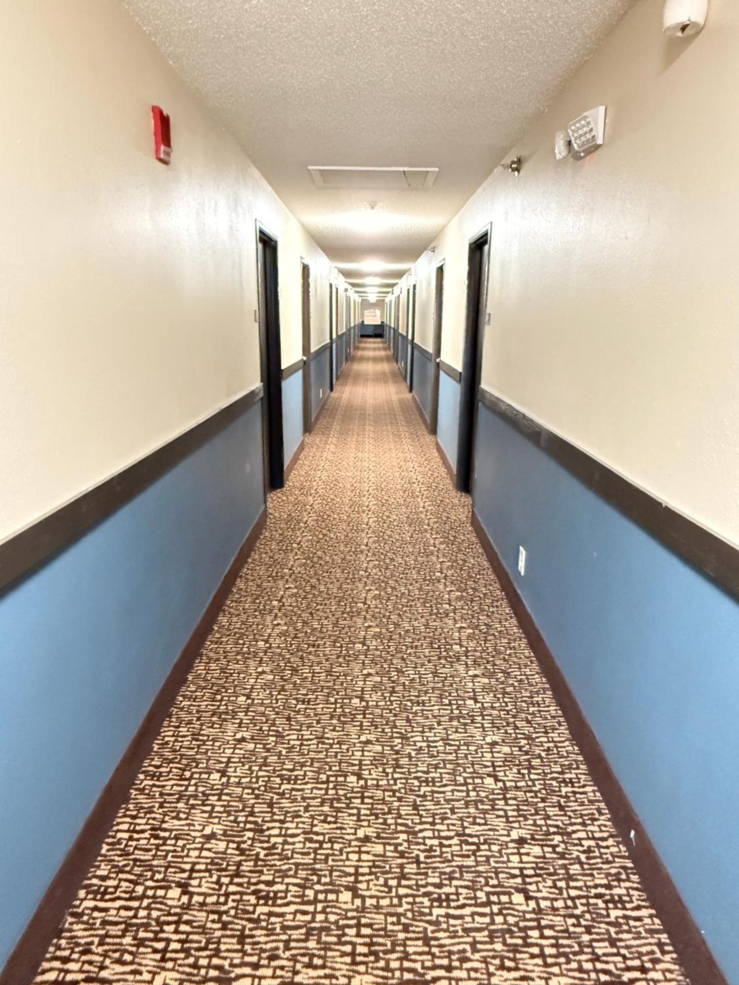 Super 8 By Wyndham Reedsburg Hotel Buitenkant foto